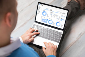 Perbedaan CRM Manual vs CRM Otomatis